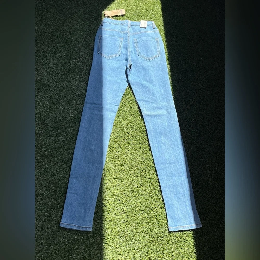 💎DISTRESSED JEANS💎 - Picture 6 of 8